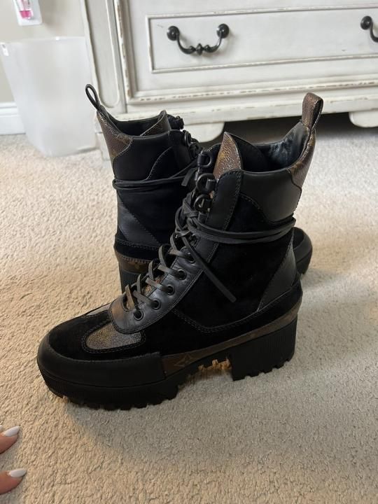 LOUIIS VUITTTON PREMIUM HIGH ANKLE BOOTS HEEL