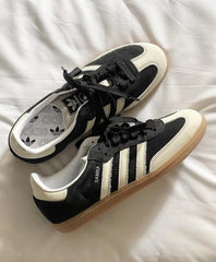 Adida s Samba Core Black Wonder White