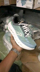 On Cloud surfer Honeydew Ivory 585