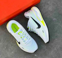 Nikkee Journey Run White Barely Volt