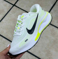 Nikkee Journey Run White Barely Volt