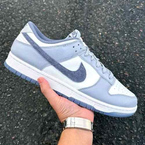 nikee SB Dunk Low Light Carbon
