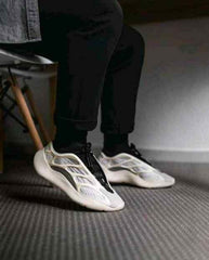 Adidaass. Yeezy 700 V3 Azael