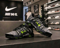 Nik Airmax Plus Utility Tan Volt 2387