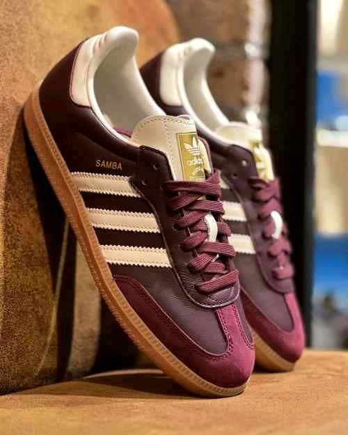 Adidaass Samba OG Maroon for her fix