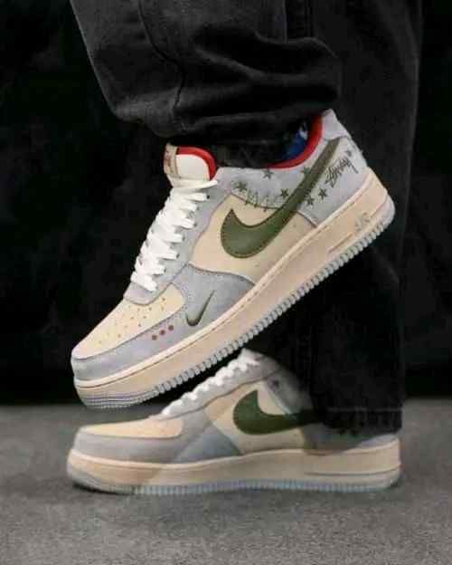 Nikkee AirForce 1 X Stussy Grey Red