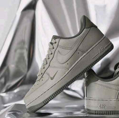 Nikee Airforce 1 low light army