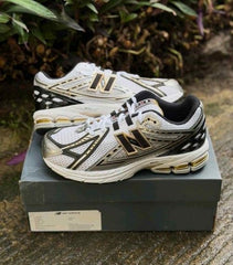 New Balancee 1906R Metallic Gold