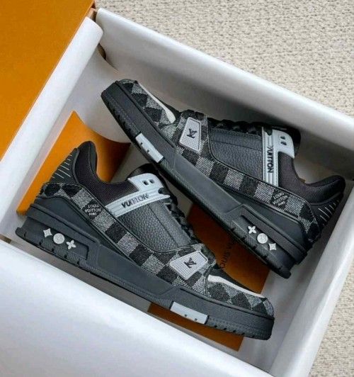 Louiss Vuitton Trainer Black Grey
