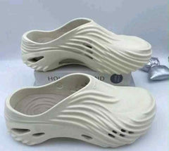 CrocsS Echo Wave Clogs Cream