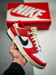 nikkee SB dunk chicago split