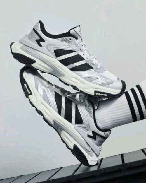ADIDAsS XLG STORM EDGE WHITE BLACK