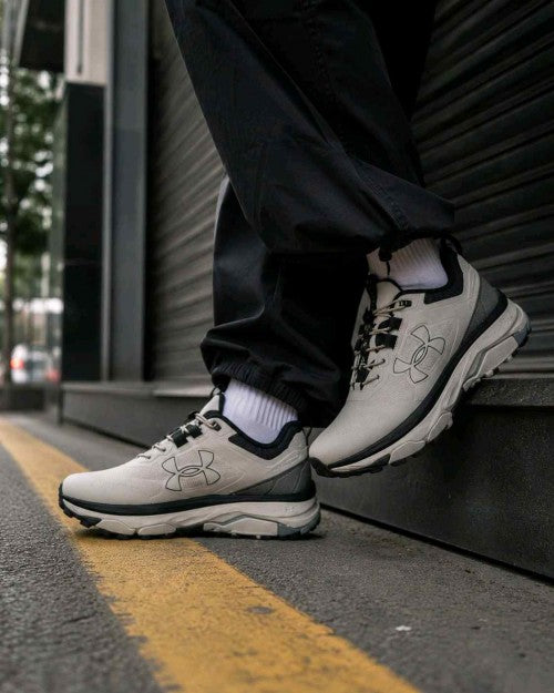 Under Armourr Charged Bandit Trail 2 Beige & Black 2573